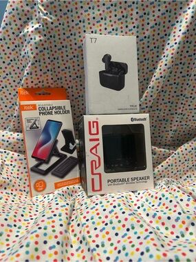 Craig Portable Bluetooth Speaker / Phone Holder / True Wireless Headphones